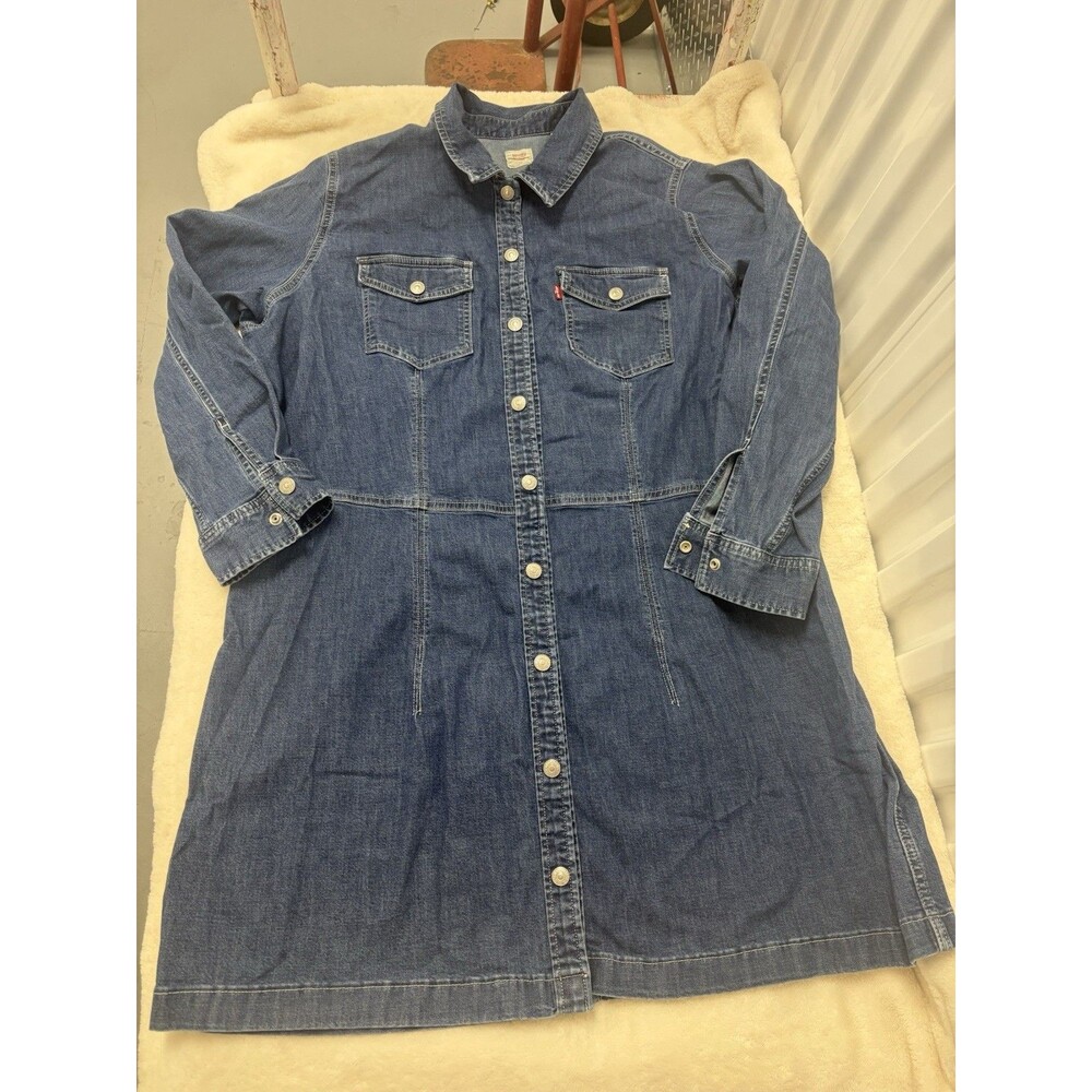 Levi’s Denim Dress Women’s sz2x Usa18-20 Pockets Blue Button Front Long Sleeve